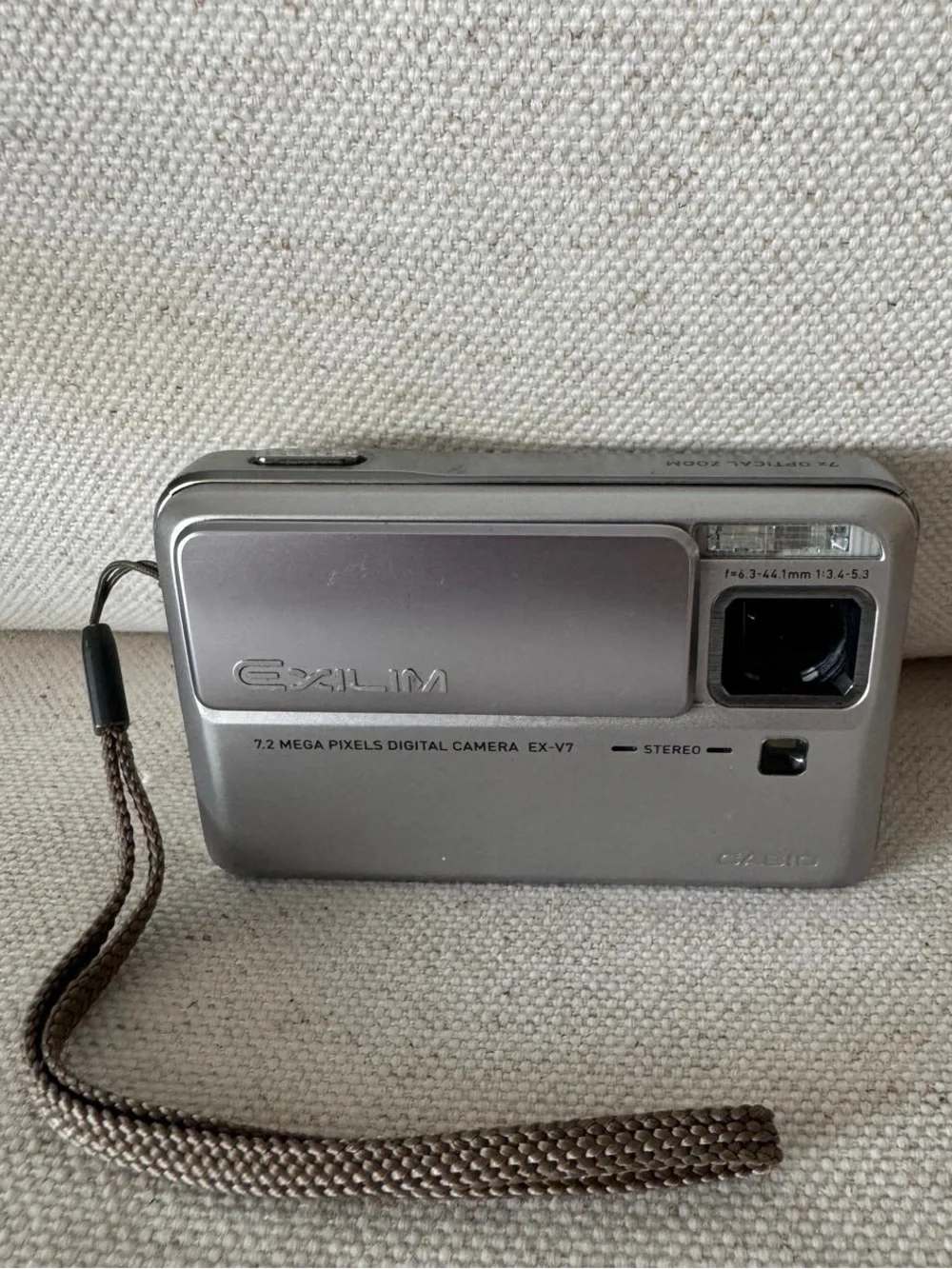 Casio Exilim EX-V7 Compact Digital Y2K Camera 7.2MP Digicam Slim Silver-WORKS
